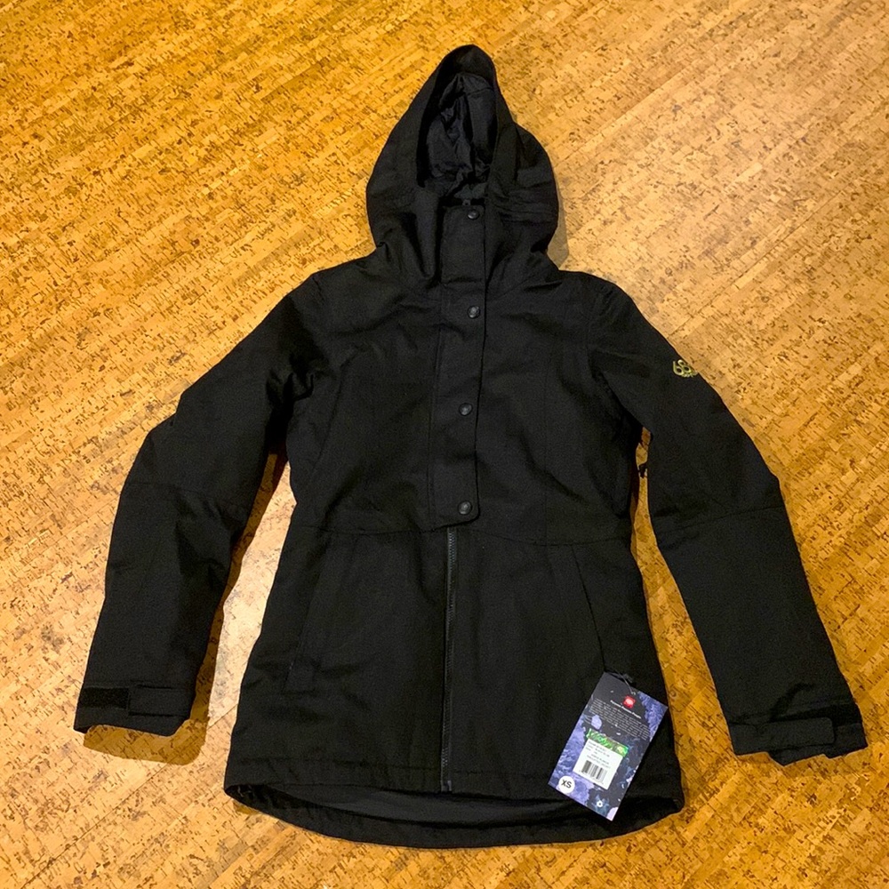 Black xs 686 snowboarding coat. Never used. Fits like a glove.